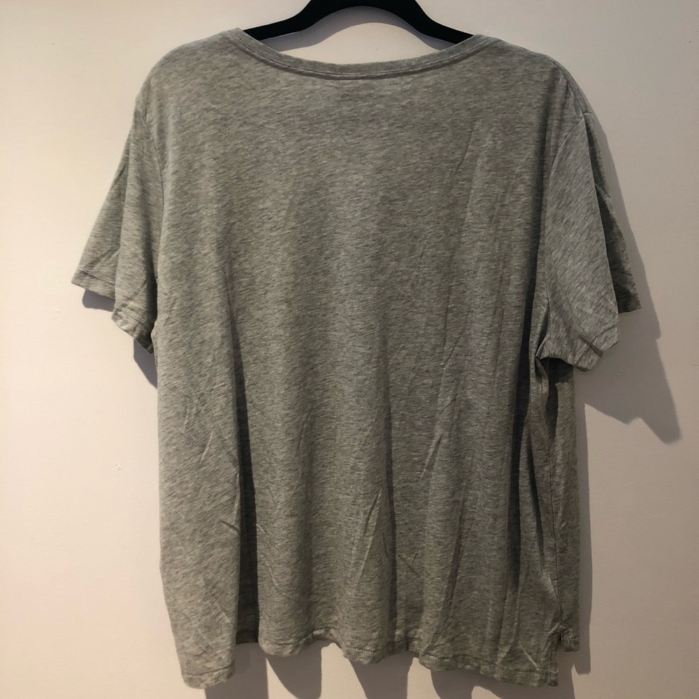 ❌ SOLD ❌ Nike Shirt - Picture 3 of 3